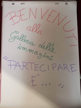 Una valigia piena di voglia di futuro, confronto, ...
